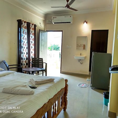 Candolim Beach Place エクステリア 写真
